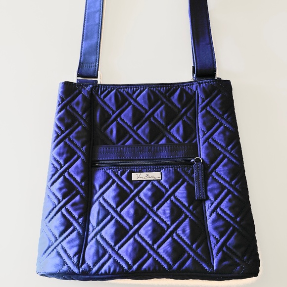 Vera Bradley Handbags - NEW Vera Bradley Purse